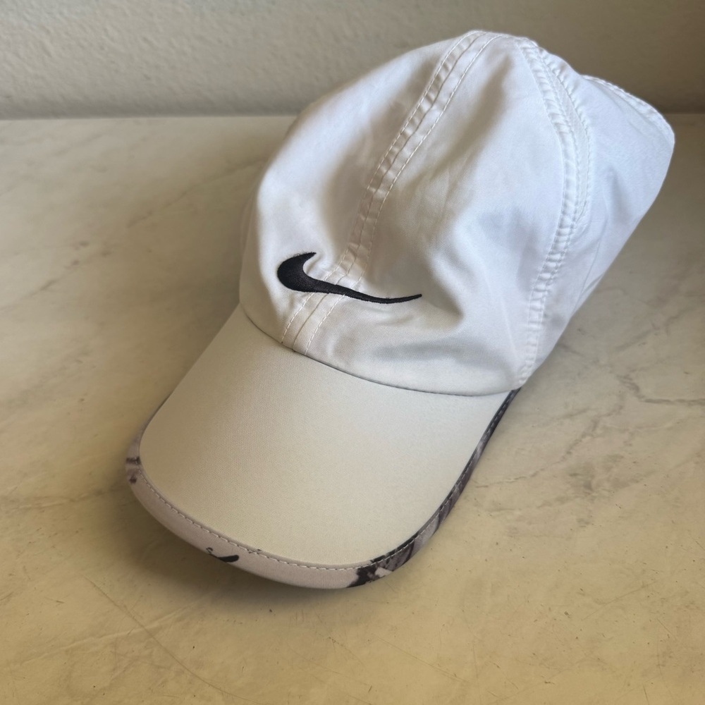❇️Nike White and Black Adjustable Cap 2 for $22❇️